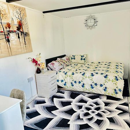 Jacob Apartment Sutton  Luaran gambar