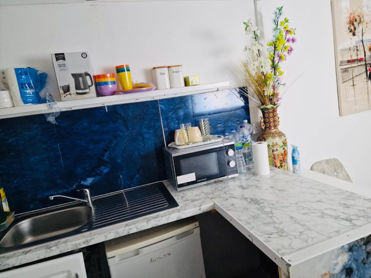 Jacob Apartment Sutton  Luaran gambar